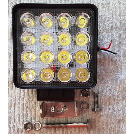 ΠΡΟΒΟΛΕΑΣ ΤΕΤΡΑΓΩΝΟΣ LED 48W ΜΕ ΒΑΣΗ (16 Leds)